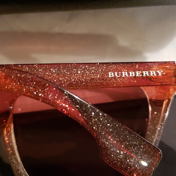 NEW Burberry 55 mm sunglasses - Picture 3 of 7